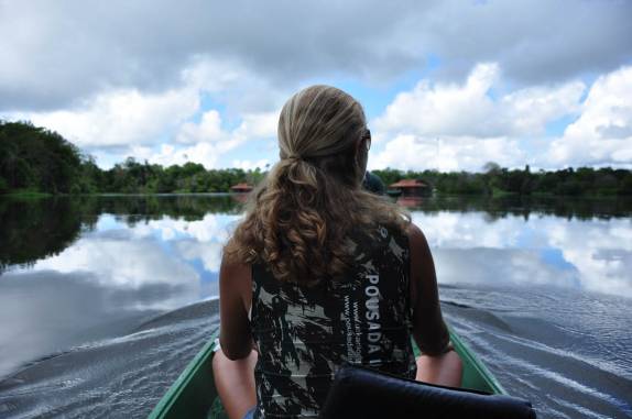 Depois de mais um passeio, chegando de volta à Pousada Uacari, na Reserva do Mamirauá, região de Tefé, no Amazonas